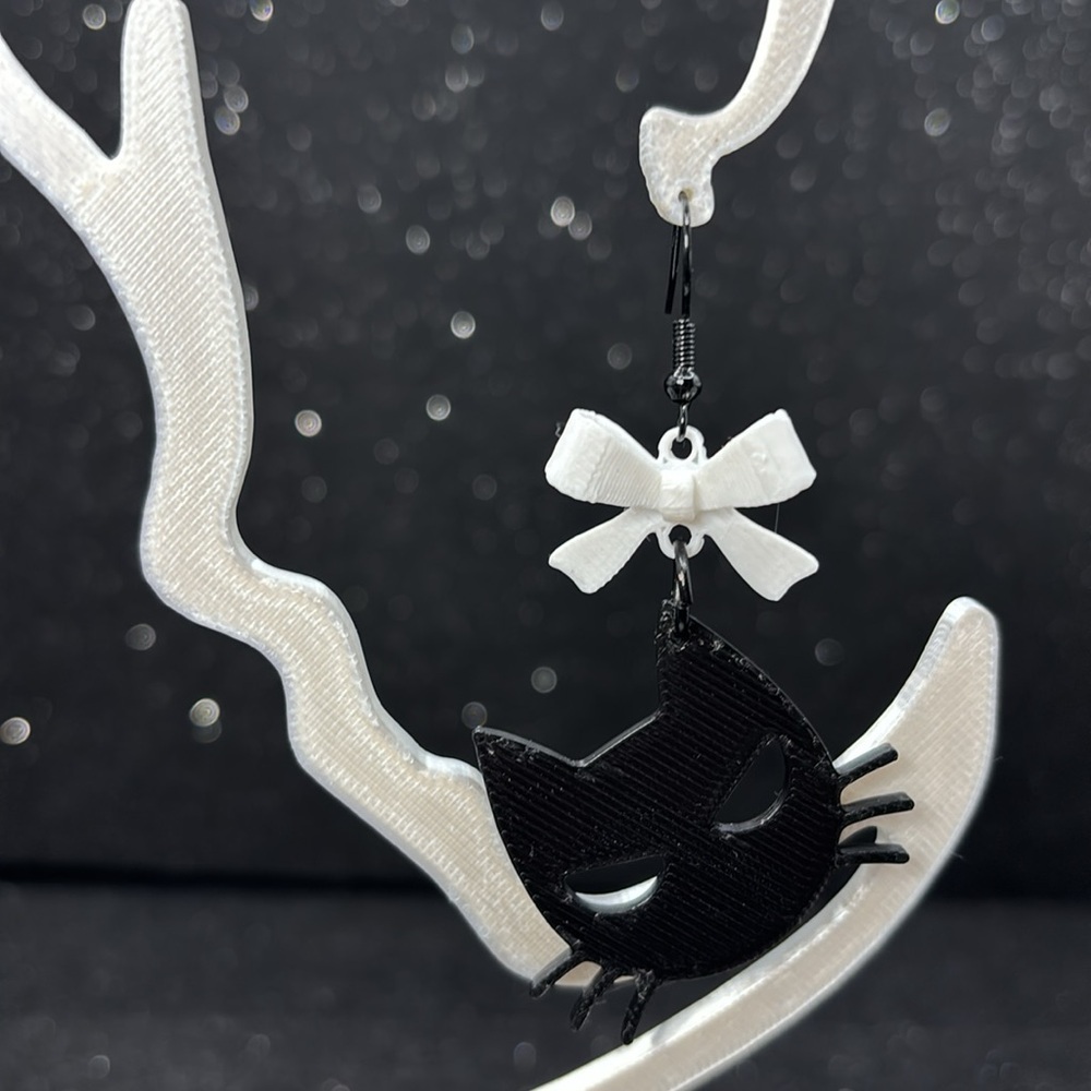The Spooky Paws Earrings with White Bows - Picture 3 of 4